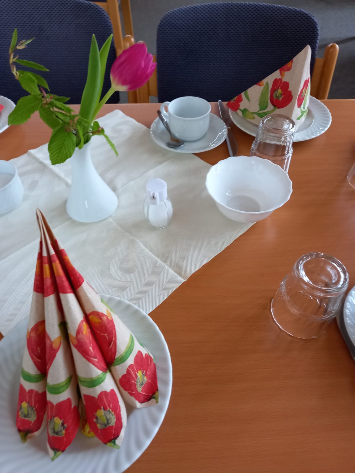 Fruhstuckstreffen April 2026 2